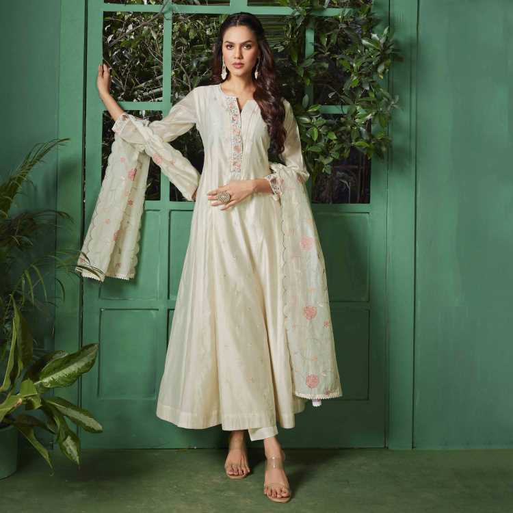 Premium Dressline Three Piece 1