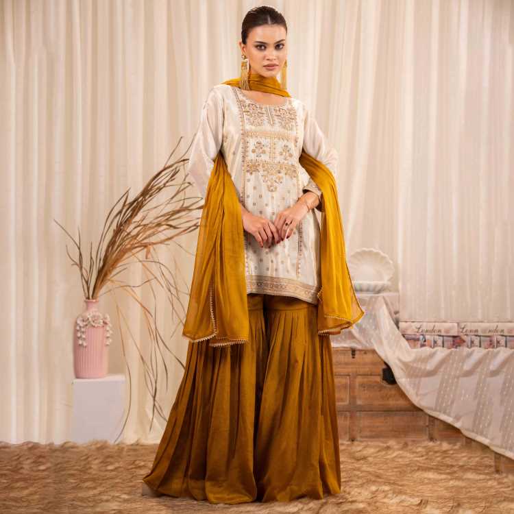 Rubine Party Three Piece Tulip Collection 1