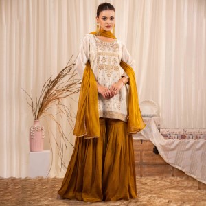 Rubine Party Three Piece Tulip Collection 1
